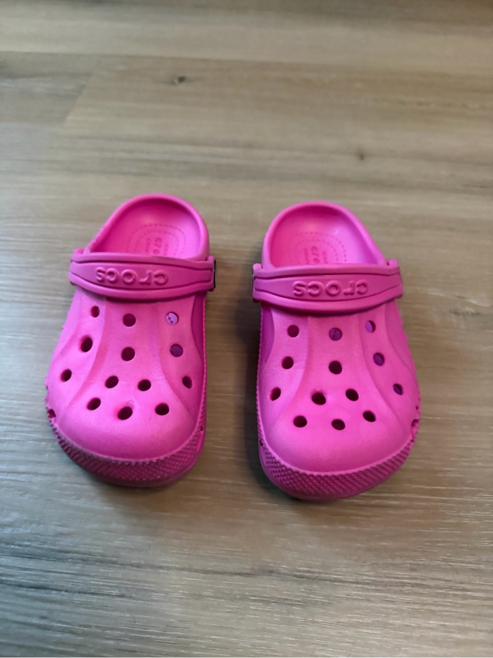 CROCS Kids Classic Clog in Hot Pink